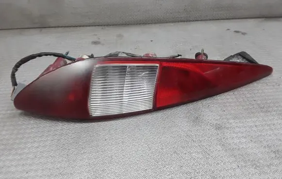 Ford Mondeo Mk III Rear/tail lights 1S7113405C