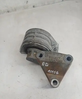 Engine mount bracket