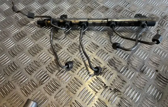 Mercedes-Benz Vito Viano W639 Fuel main line pipe A6460700695