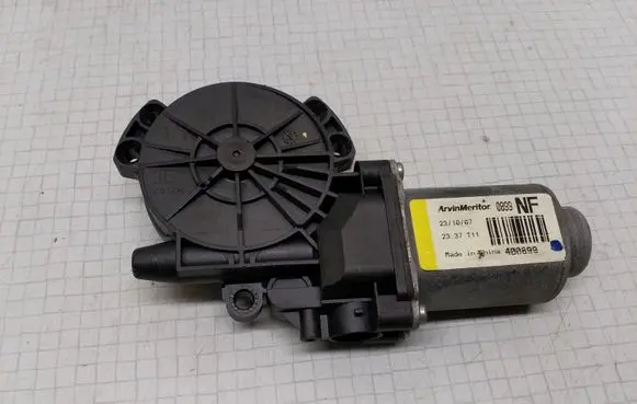 Hyundai Sonata Rear door window regulator motor 400899