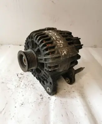 Skoda Octavia Mk2 (1Z) Generator/alternator 03C903023B 405136770 2542731H