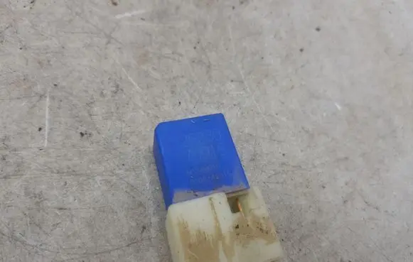 Nissan X-Trail T30 Other relay 2523079915