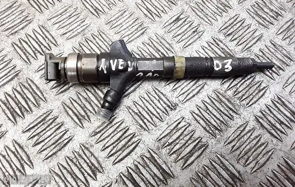 Toyota Avensis T220 Fuel injector 236700g010