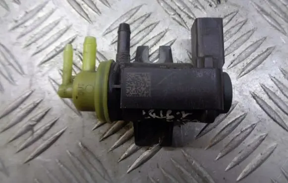 Skoda Octavia Mk1 (1U) Turbo solenoid valve 1K0906627B