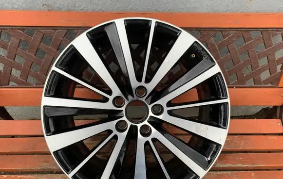 Volkswagen New Beetle R18 alloy rim 