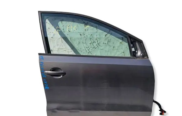 Volkswagen Polo V 6R Front door 