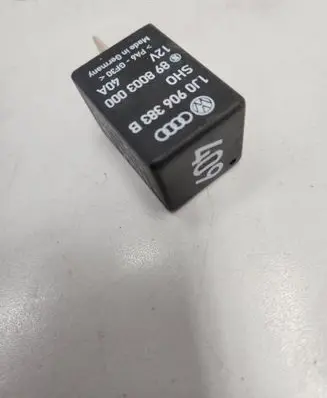 Audi A3 S3 8L Fuel pump relay 1J0906383B 898003000