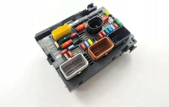 Citroen Berlingo Fuse box set 9675877980