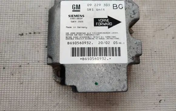 Opel Zafira A Airbag control unit/module 09229303 BGS0560932 330518650