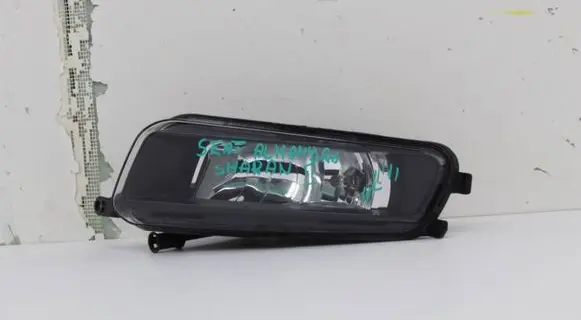 Seat Alhambra (Mk2) Front fog light 17589801