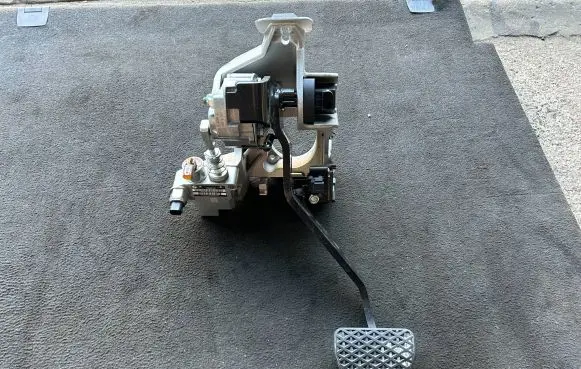 BMW X6 E71 Brake pedal 6788839 00312439200129 00314901100