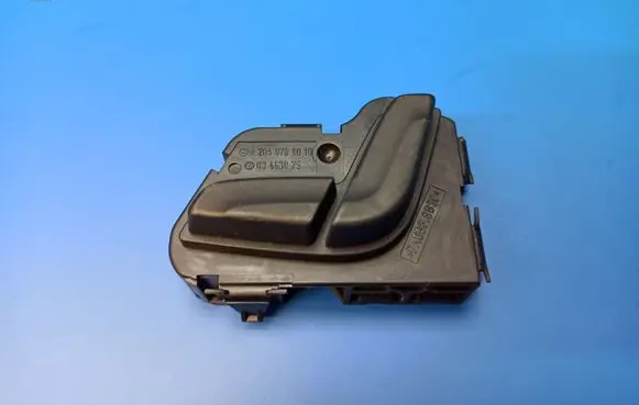 Mercedes-Benz C W204 Seat control switch A2048709010