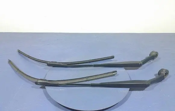 Ford Mondeo MK I Front wiper blade arm DS7317C495AD