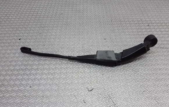 Honda CR-V Rear wiper blade arm