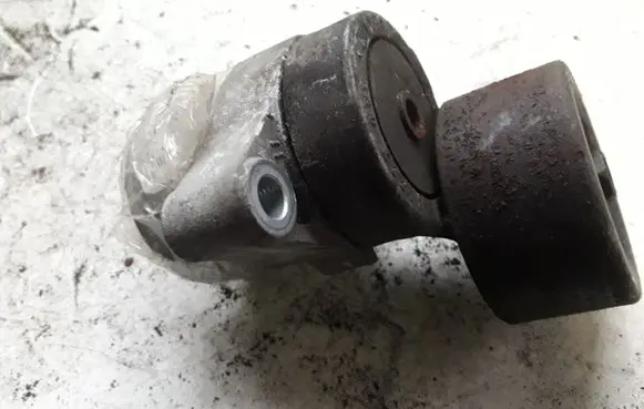 Mazda 6 Generator/alternator belt tensioner K3212
