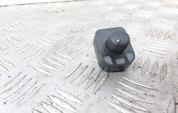 Audi A4 S4 B7 8E 8H Wing mirror switch 8E0959565