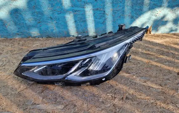 Volkswagen Golf VIII Headlight/headlamp