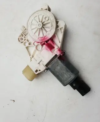 BMW 2 F22 F23 Front door window regulator motor 7046032