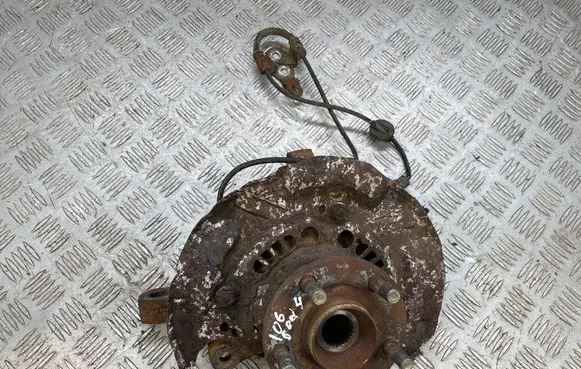 Subaru Impreza II Front wheel hub