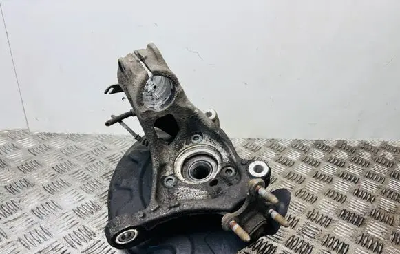 Volkswagen PASSAT B8 Front wheel hub 5Q0407257C