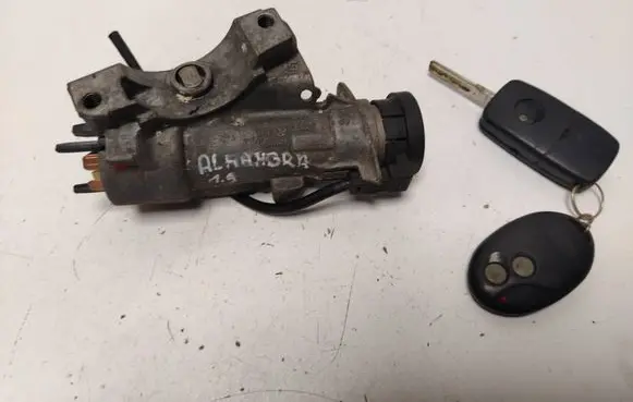 Seat Alhambra (Mk1) Ignition lock 4B0905851B