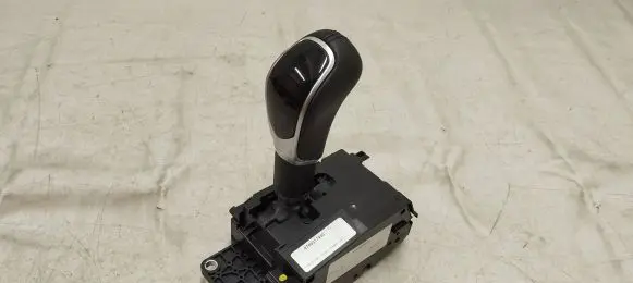 Maserati Levante Gear shifter/selector 6700317430