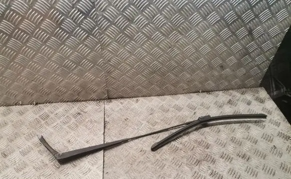 Skoda Octavia Mk2 (1Z) Front wiper blade arm 1z1955410a