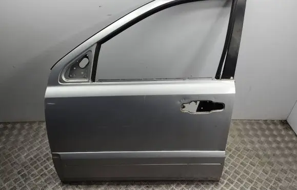 KIA Sorento Front door
