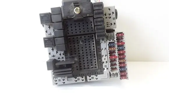 Volvo S60 Fuse module 8651548