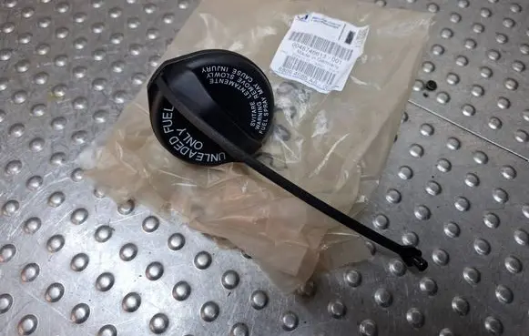 Fiat Panda II Fuel tank filler cap 46746613 68094686AA