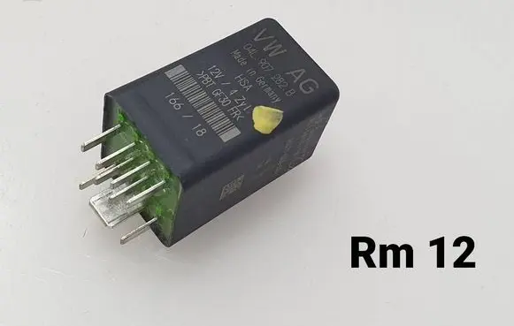 Volkswagen PASSAT B8 Glow plug pre-heat relay 04L907282B 16618