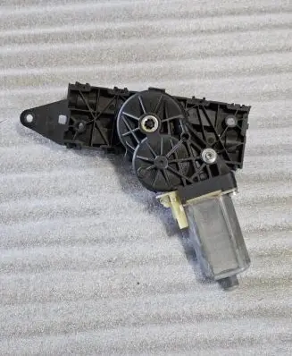 Mercedes-Benz SL R230 Folding roof motor 0390201950 120467501 1204467