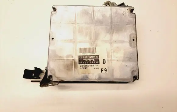 Toyota Corolla Verso AR10 Engine control unit/module 896610F090 1758007614 MB1758007614