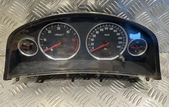 Speedometer (instrument cluster)
