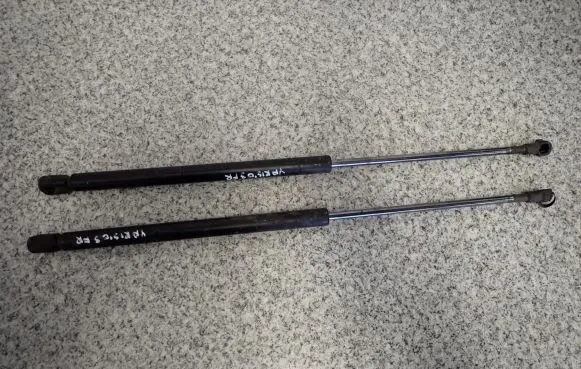 Toyota Yaris Tailgate strut 