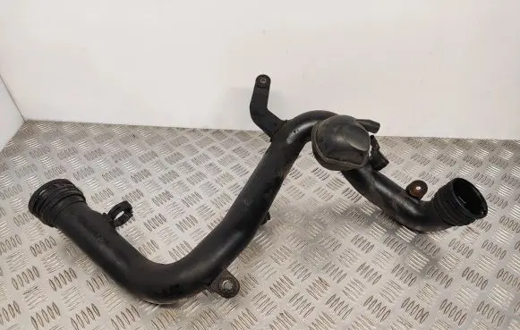 Volkswagen Jetta V Intercooler hose/pipe 1K0145770B