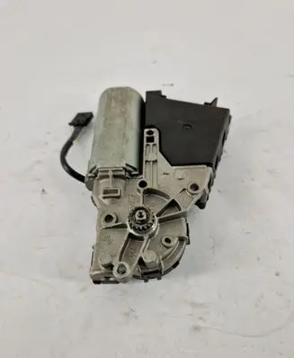 Volkswagen Touareg I Sunroof motor/actuator 0390200017
