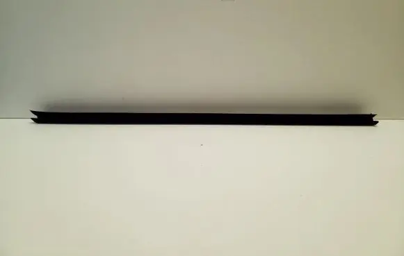 Nissan Qashqai J12 Front door glass trim molding