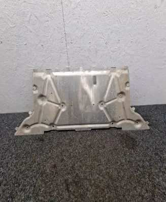 BMW i4 Engine splash shield/under tray 7915376