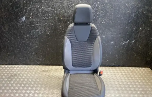 Opel Crossland X Front double seat 