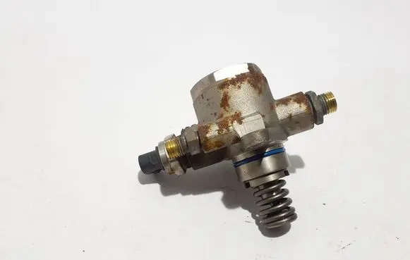 Audi Q8 Fuel injection high pressure pump 06M127026P