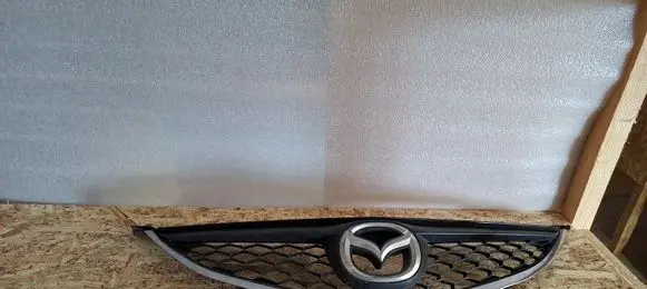 Mazda 6 Front bumper upper radiator grill