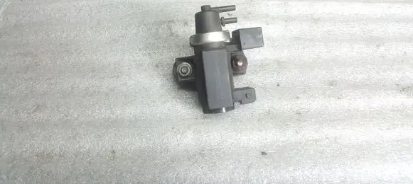 BMW X3 E83 Turbo solenoid valve 72279600 2247906