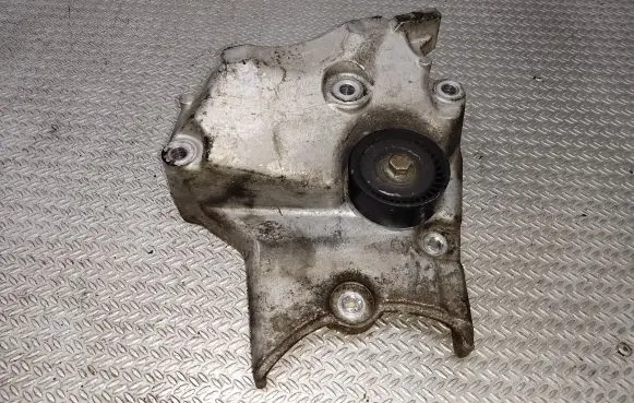 Opel Insignia A Engine mounting bracket 55566020 428702815