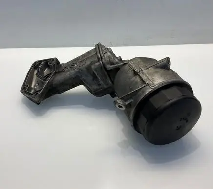 Mercedes-Benz E W211 Oil filter mounting bracket A6421800010 6421800010