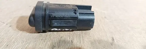 Jaguar S-Type Seat heating switch XR8314D694AA TRW D3L0A