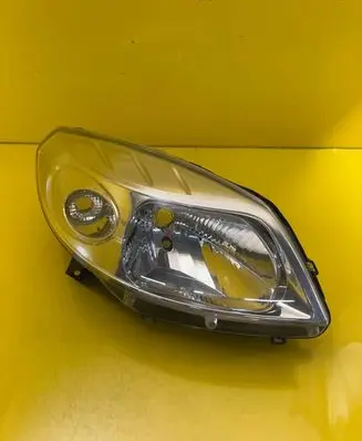 Dacia Sandero Headlight/headlamp 8200733877