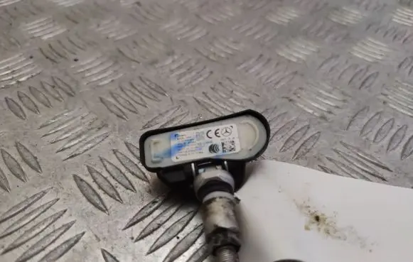 Mercedes-Benz C W205 Tire pressure sensor 2546AGG4