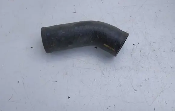 Coolant pipe/hose
