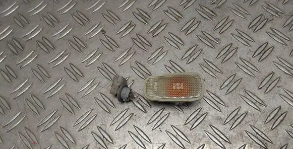 Toyota Yaris Verso Front fender indicator light 